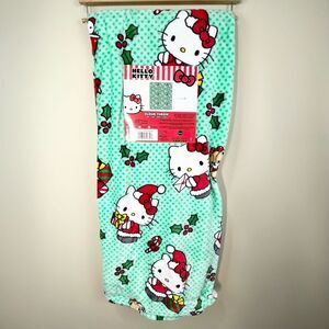 NWT Hello Kitty Cloud Throw Blanket Merry Memories Christmas Theme 60 in x 70 in